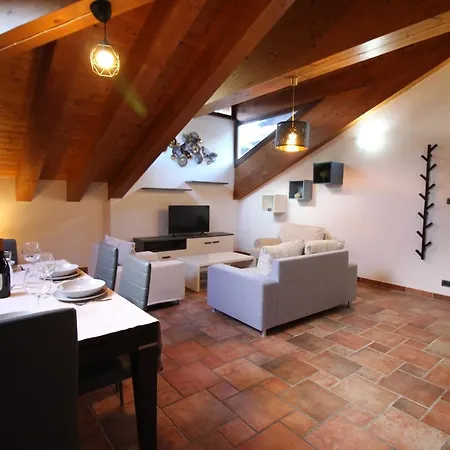 Апартаменты Attico Dell'aquila Брюссон